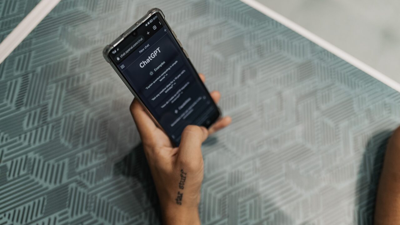WhatsApp AI Agents: 24/7 Customer Service for UAE Companies